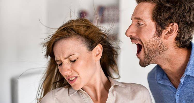 زوجك غضوب ومندفع؟ إليكِ كيفية تجاوز نوبات الغضب!